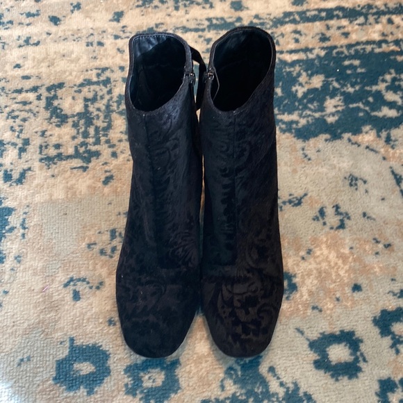 Esprit
Saylor Brocade Booties - Picture 2 of 6